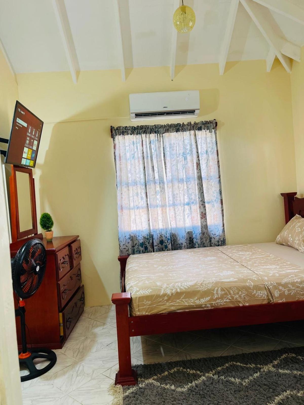 Castle Berry Apartments Kingstown Esterno foto