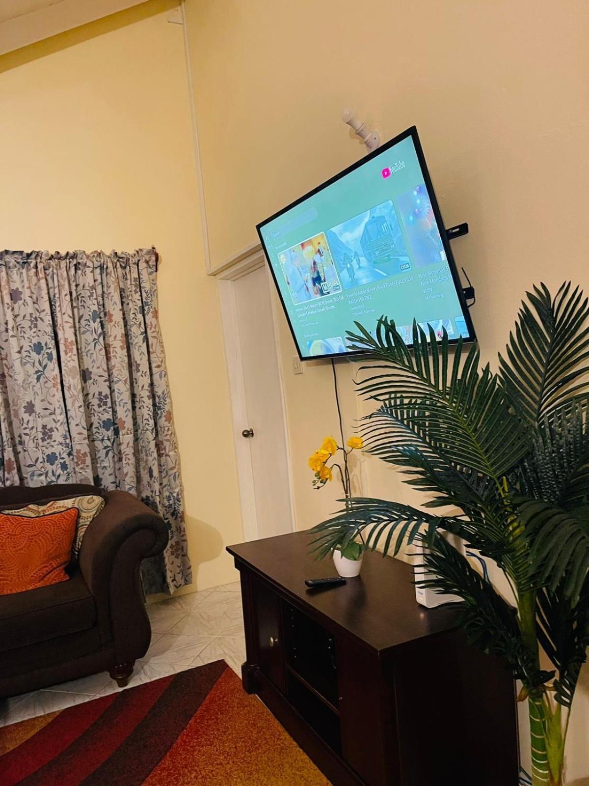 Castle Berry Apartments Kingstown Esterno foto