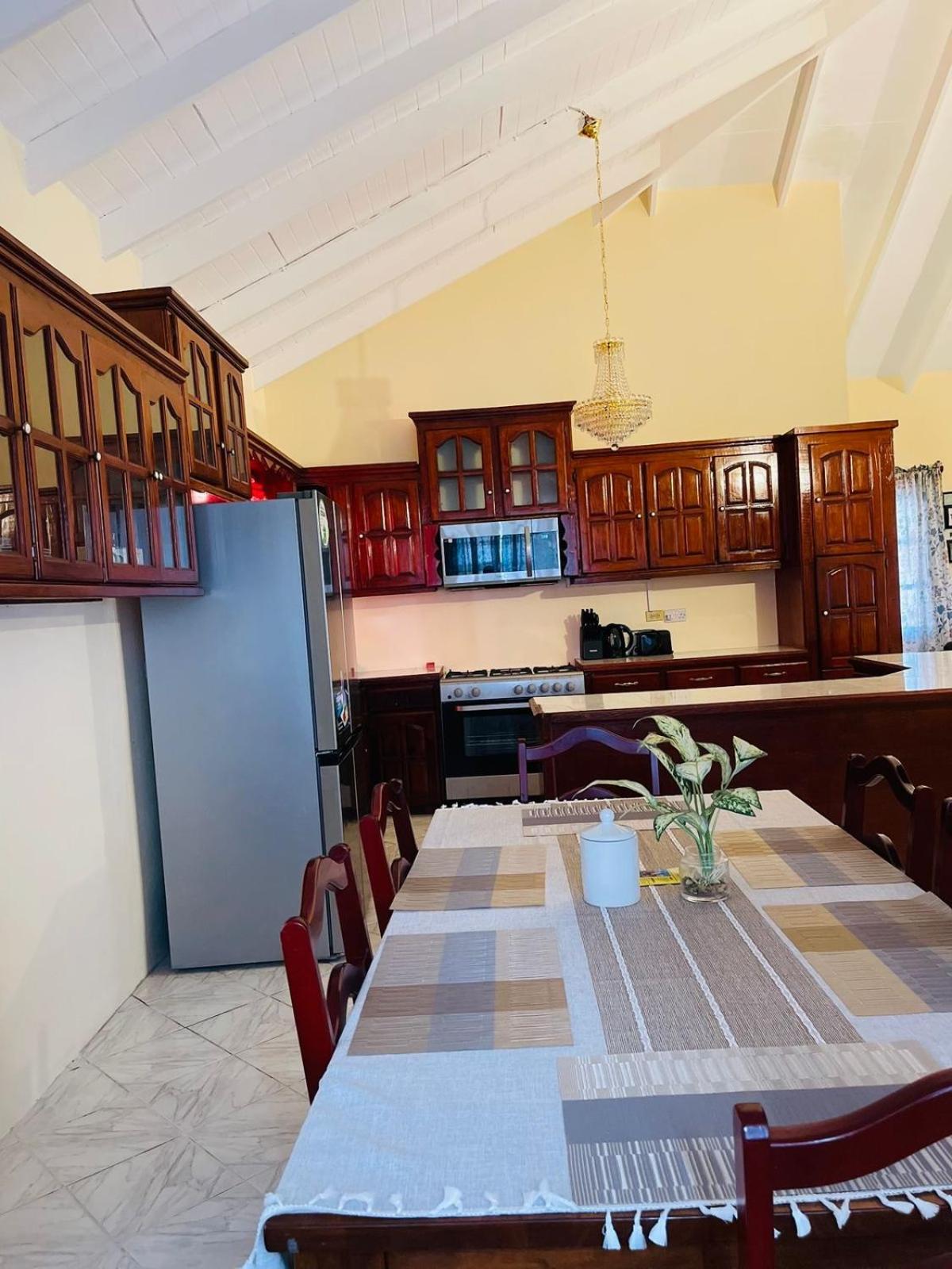 Castle Berry Apartments Kingstown Esterno foto