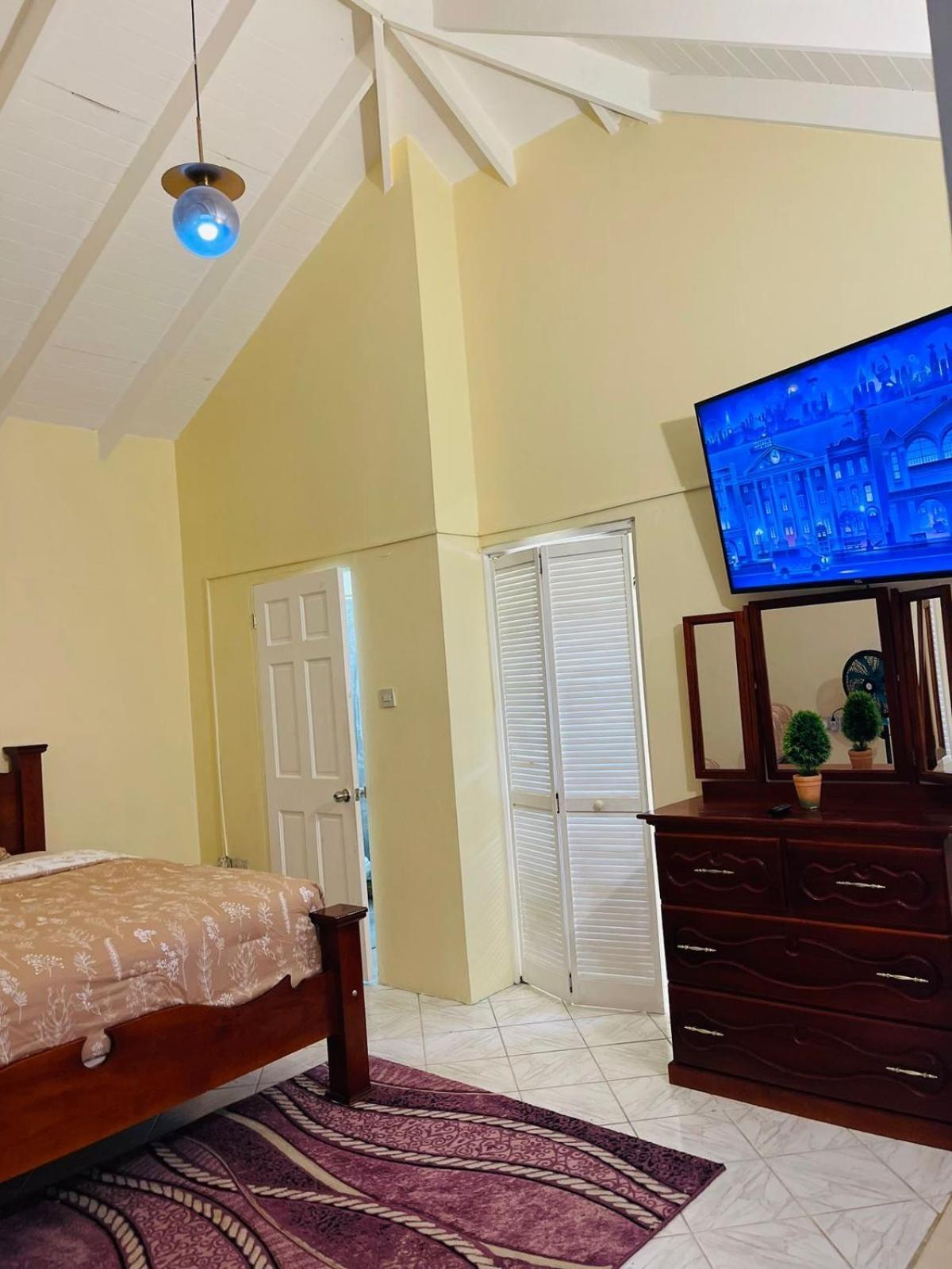 Castle Berry Apartments Kingstown Esterno foto