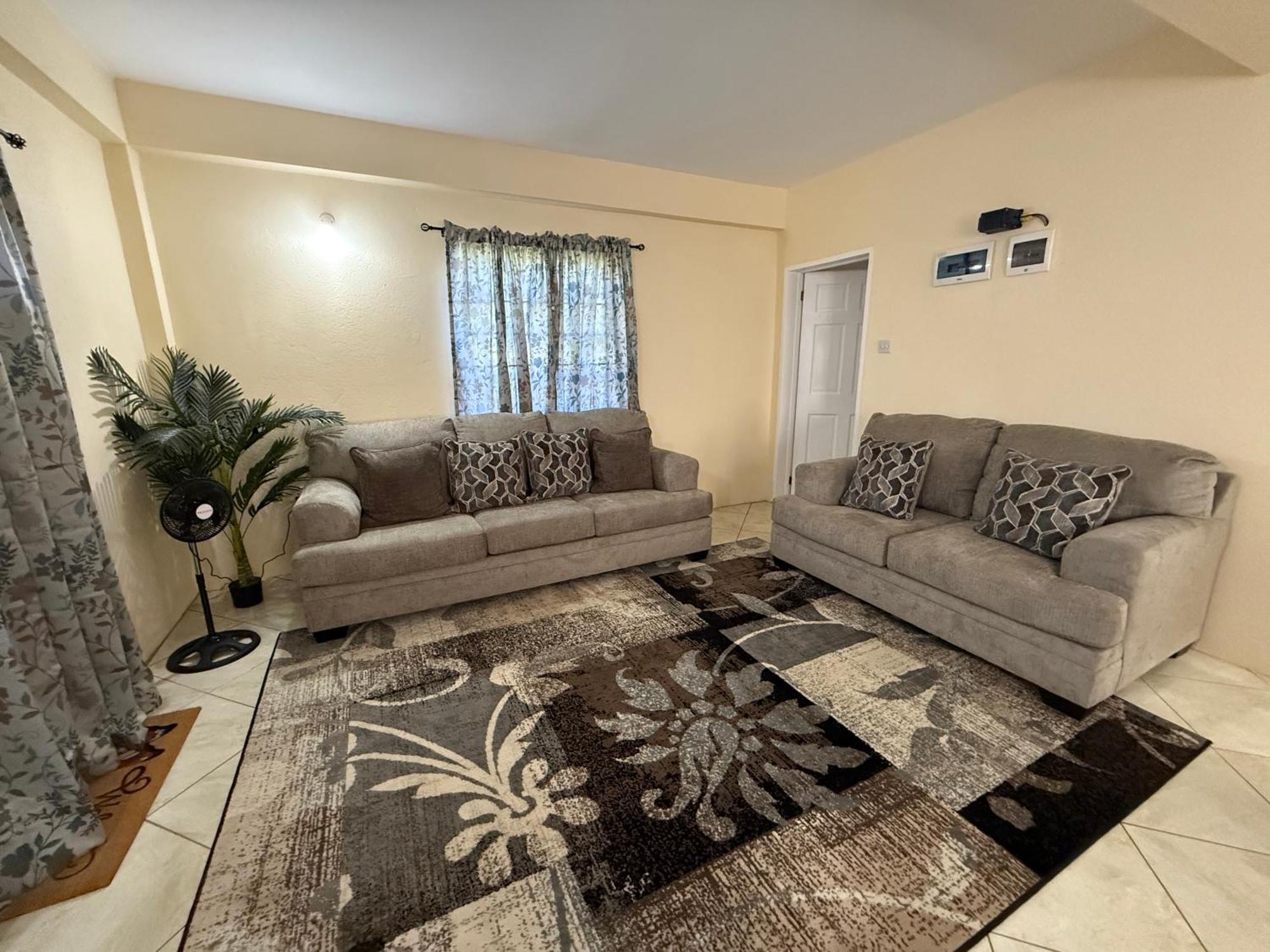 Castle Berry Apartments Kingstown Esterno foto