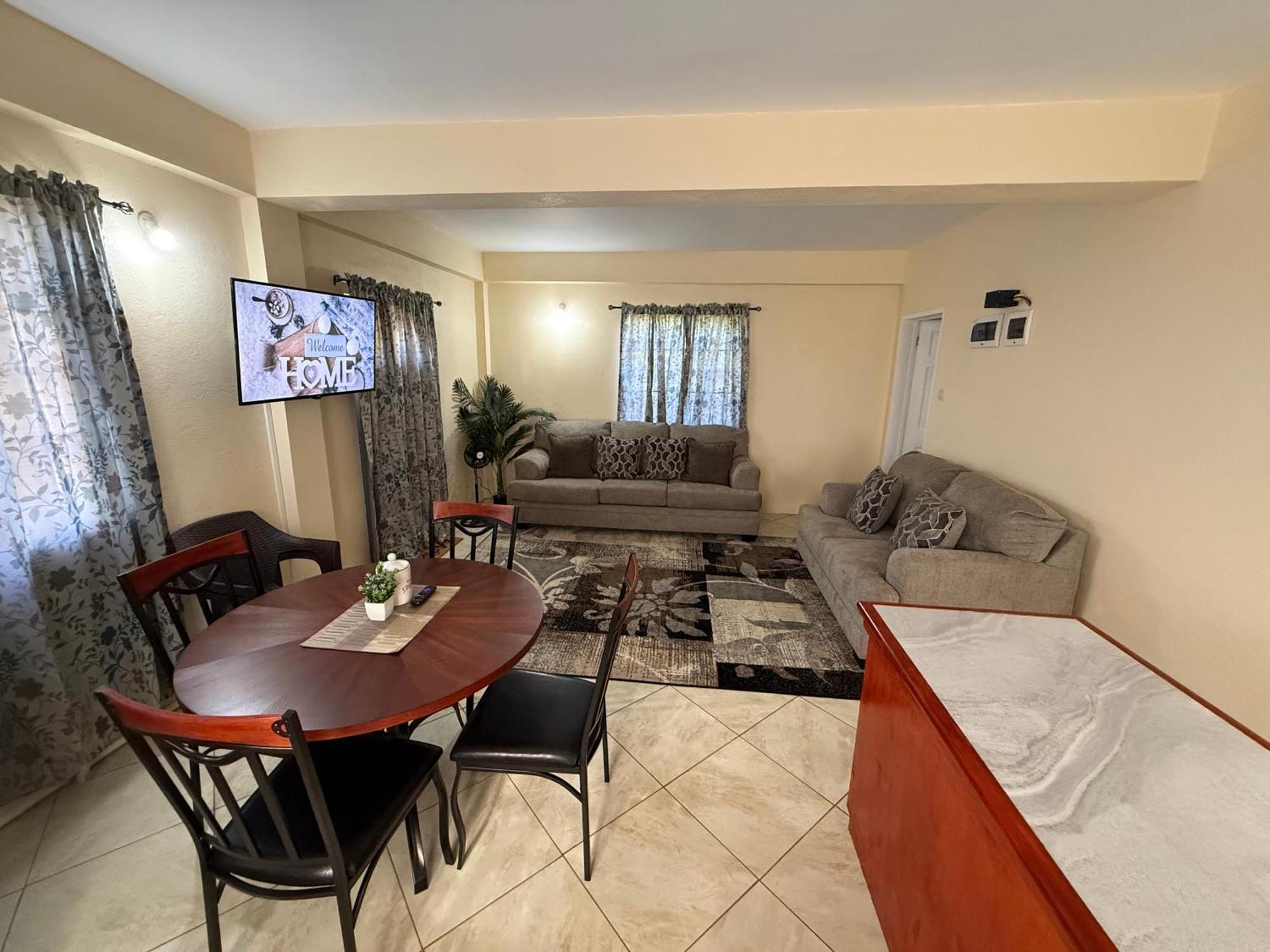 Castle Berry Apartments Kingstown Esterno foto